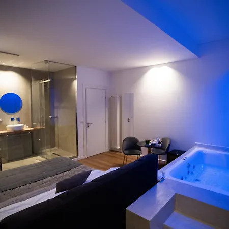 Four Luxury Suite-3